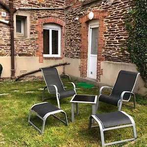 Le Rosegarden Au Pied De La Gare De Rennes